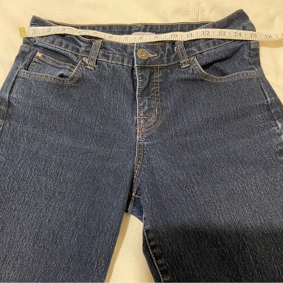 Bandolino Blu Mandie classic fit blue jeans. Women’s size 8. - Picture 4 of 5